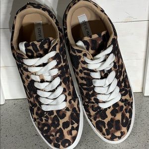 Sneakers  tennis shoes Steve Madden  leopard print ladies new size 9